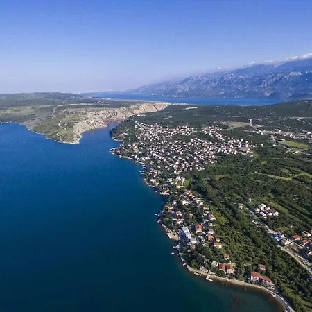 Отель Maslenica Comfortable *