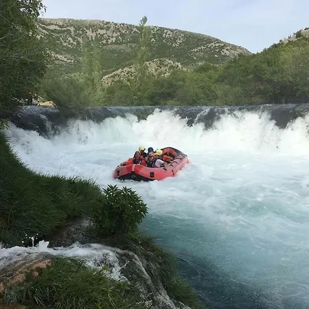 Отель Maslenica Comfortable